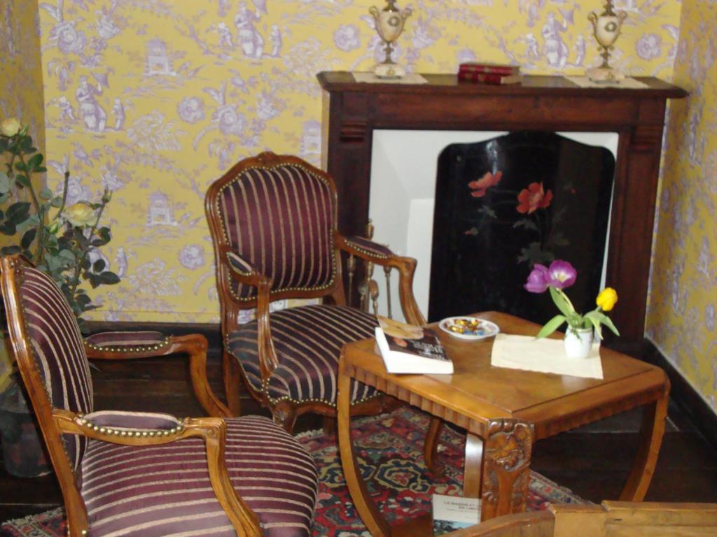 Domaine De La Dame De Lauriere Bed & Breakfast Solignac Oda fotoğraf